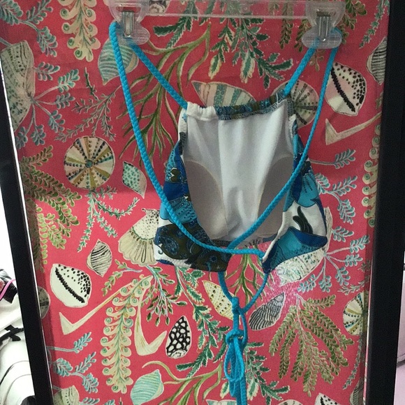 Cross back halter top - Picture 2 of 2